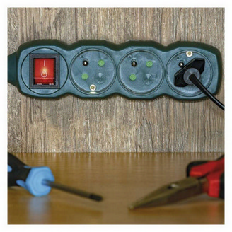 Prodlužovací kabel EMOS 3m/3zásuvky s vypínačem zelená P1313RZ 1902830300 s montážními otvory (obrázek 4)