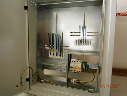 Obrázek produktu Elektroměrový rozvaděč RE10T/Z-KV-S B25/3 zapuštěný bílý pro ČEZ EGD (E.ON) pro stávající odběrná místa 4