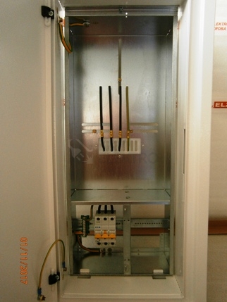 Obrázek produktu  Elektroměrový rozvaděč RE10U/Z-KV B25/3 zapuštěný bílý pro PRE 4