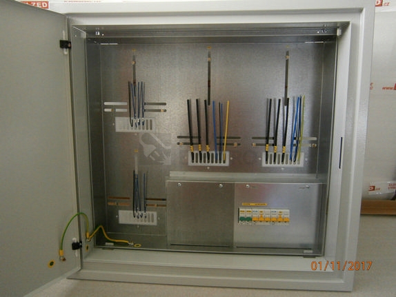 Obrázek produktu  Elektroměrový rozvaděč RE20T/Z-KV-S B25/3 zapuštěný bílý pro ČEZ EGD (E.ON) pro stávající odběrná místa 3
