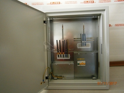 Obrázek produktu Elektroměrový rozvaděč RE10T/Z-KV-S B25/3 zapuštěný šedý pro ČEZ EGD (E.ON) 2