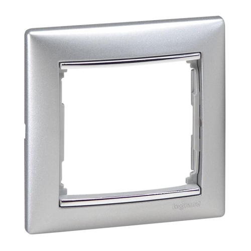 Legrand Valena rámeček stříbrný proužek hliník 770351