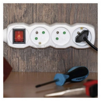 Obrázek produktu Prodlužovací kabel EMOS 2m/5zásuvek s vypínačem bílá P1512 1902150200 5