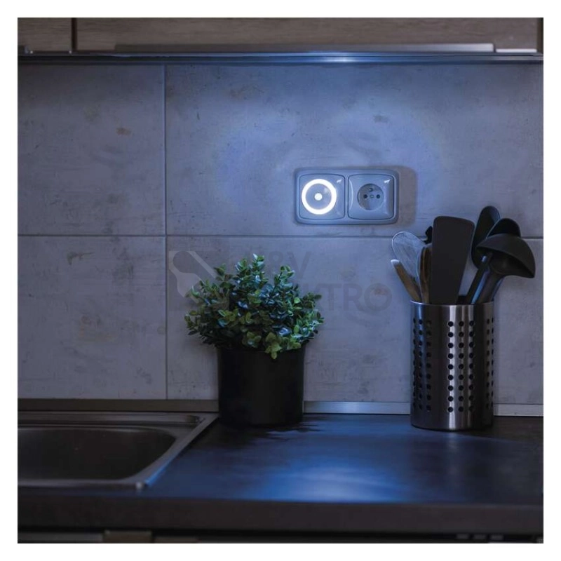 Obrázek produktu Noční světlo s fotosenzorem do zásuvky EMOS ENM100 P3306 2