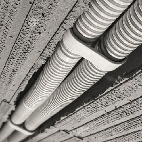 Příchytka pro dvě trubky Schnabl USD 16-20/25 12220 (200ks)