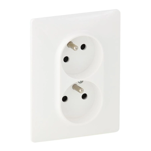 Legrand Valena LIFE dvojzásuvka bílá s clonkami 753186