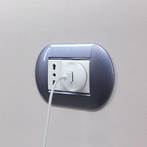 Legrand nabíječka USB adaptér 1,5A 50680 230/5V bílá