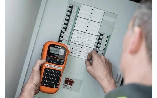 Obrázek produktu Štítkovač Brother PT-E110VP s kufříkem 6