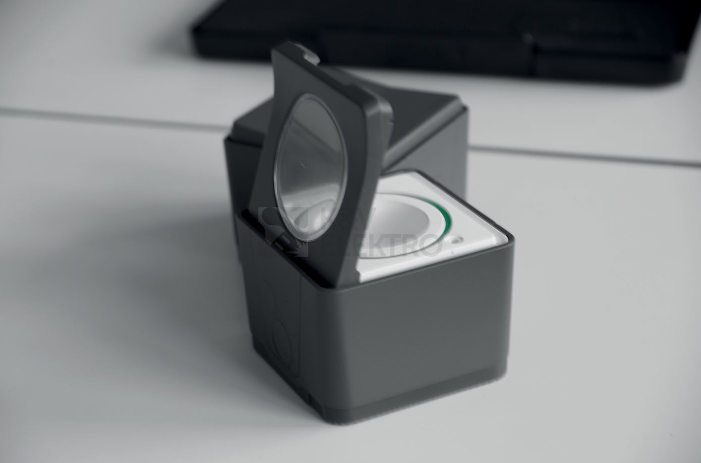 Obrázek produktu Schneider Electric Mureva Styl IP55 zásuvka antracit MUR36133 1