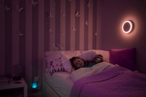 Obrázek produktu LED svítidlo LEDVANCE Color&White (multicolor + teplá bílá) s dálkovým ovladačem 2