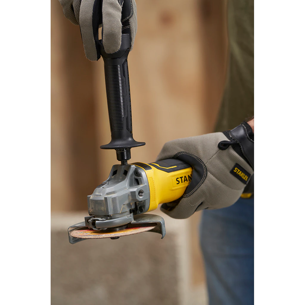 Aku úhlová bruska Stanley FatMax V20 SFMCG700M2K 18V 125mm bezuhlíková 2x aku Li-Ion 4Ah