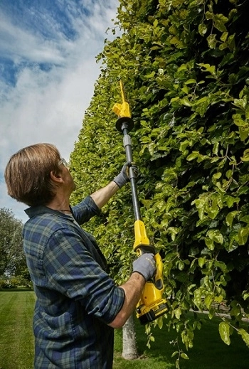 Obrázek produktu AKU nůžky na živý plot 45cm na tyči Stanley FatMax V20 SFMCHT855M1 1x aku Li-Ion 4Ah 1