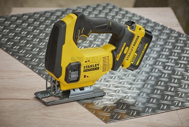 Obrázek produktu Aku přímočará pila Stanley FatMax V20 SFMCS600M2K 18V 2x aku Li-Ion 4Ah 4