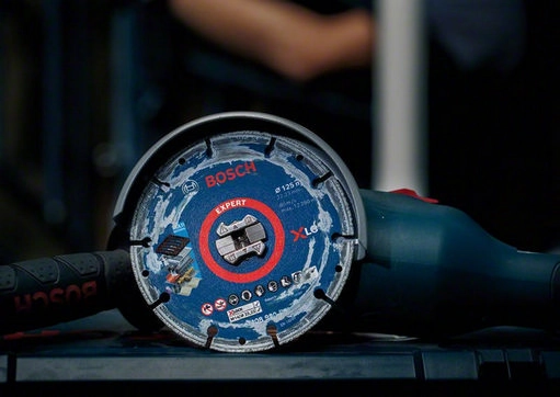 Diamantový řezný kotouč 125mm Bosch EXPERT Diamond Metal Wheel X-LOCK 2.608.900.533 (obrázek 9)