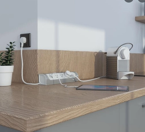 Prodlužovací kabel 1m rohový blok 3zásuvky s USB A+C Legrand 49406 bílá/hliník (obrázek 5)