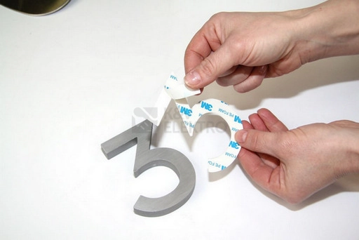 Obrázek produktu Hliníkové domovní číslo v STR provedení s broušeným povrchem Richter RN.100LV.1.AL.CE 5