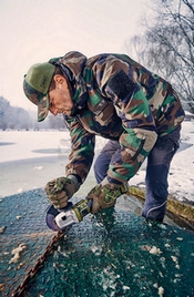 Obrázek produktu Akumulátorová úhlová bruska Narex CAMOUFLAGE BASIC BOX CBU 125 65405720 4