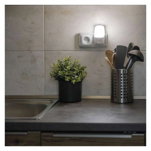 LED noční světlo EMOS P3318 s pohybovým čidlem do zásuvky (obrázek 10)