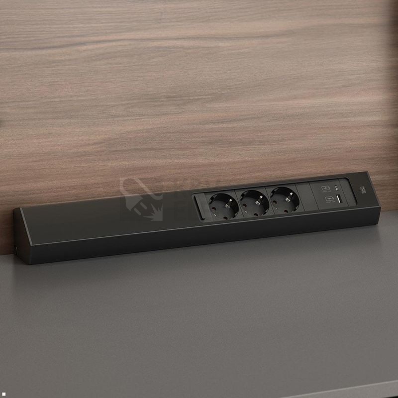 Obrázek produktu Rohová zásuvková lišta Bachmann 932.107 CASIA 2 3x230V USB nabíječka A/C 3