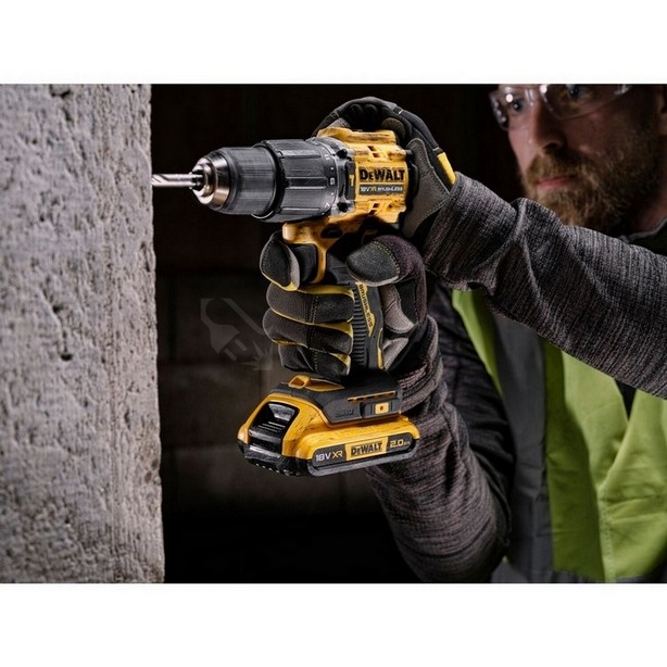 Obrázek produktu Aku vrtačka DeWALT DCD100YD2T 18V s příklepem 2x aku Li-Ion 2,0Ah 3
