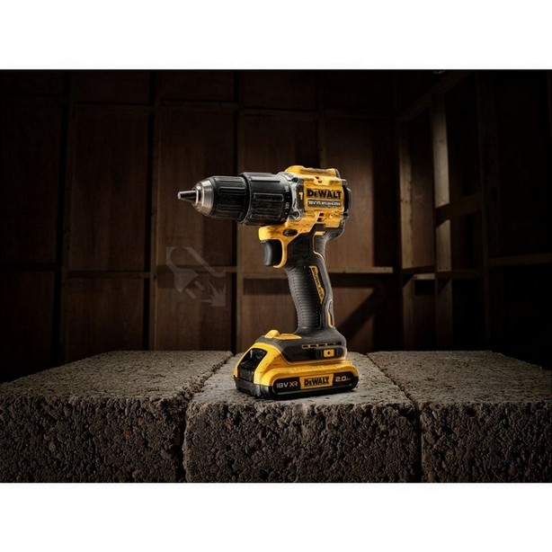 Obrázek produktu Aku vrtačka DeWALT DCD100YD2T 18V s příklepem 2x aku Li-Ion 2,0Ah 17
