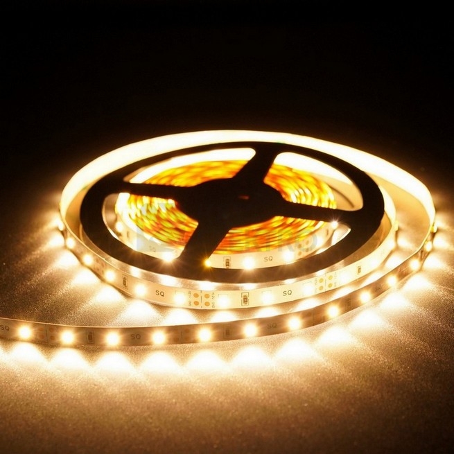 Obrázek produktu LED pásek SQ3-300 12V 4,8W/m teplá bílá š=8mm 07104 (délka 5m) 1