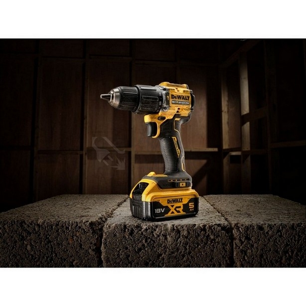 Obrázek produktu Aku vrtačka DeWALT DCD100YP2T 18V s příklepem 2x aku Li-Ion 5,0Ah 2