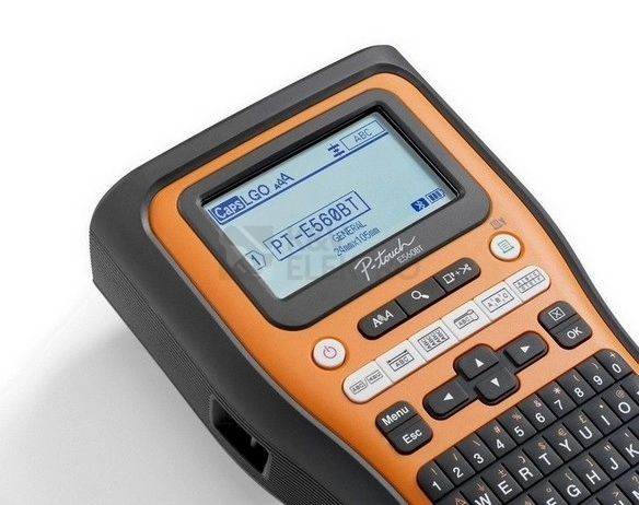 Obrázek produktu Štítkovač Brother PT-E560BTVP Bluetooth s kufříkem 5