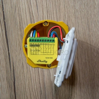 Obrázek produktu Modul řízení LED pásků Shelly Plus RGBW PM 12/24V DC WiFi žlutá 1