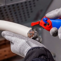 Odizolovací nůž ráčnový Knipex 16 50 145 SB (obrázek 11)