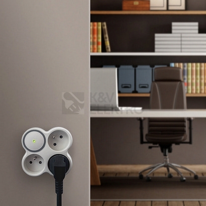 Obrázek produktu Přepěťová ochrana 3z do zásuvky Solight PO29 4