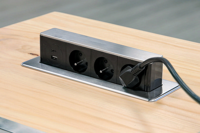 3z + USB A+C 20W PD výsuvný blok zásuvek 2m nerez ocel Solight PP126C-PD20