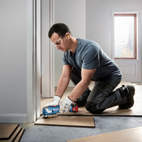 Aku multifunkční oscilační bruska Bosch GOP 185-LI 0.601.8G2.020 bez nabíječky a baterie