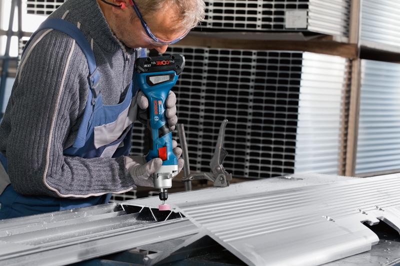 Obrázek produktu Aku přímá bruska Bosch GGS 18V-20 0.601.9B5.401 bez nabíječky a baterie 2
