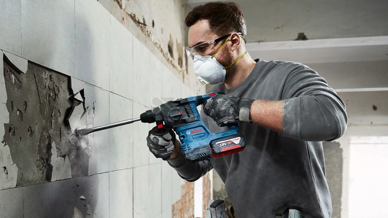 Obrázek produktu Aku vrtací kladivo SDS-Plus Bosch GBH 185-LI 0.611.924.022 4Ah 6