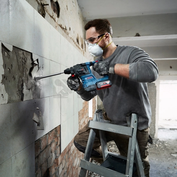 Obrázek produktu Aku vrtací kladivo SDS-Plus Bosch GBH 185-LI 0.611.924.022 4Ah 7