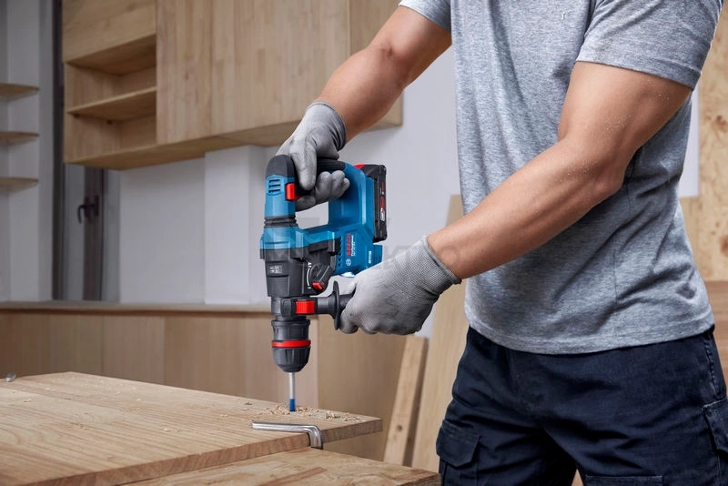 Obrázek produktu Aku vrtací kladivo SDS-Plus Bosch GBH 18V-18 X 0.611.927.101 2x2Ah 6