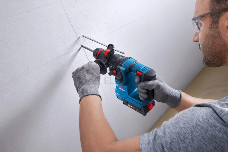 Obrázek produktu Aku vrtací kladivo SDS-Plus Bosch GBH 18V-18 X 0.611.927.101 2x2Ah 7