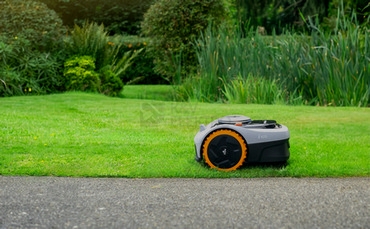 Obrázek produktu Bezdrátová autonomní robotická sekačka SEGWAY I105E 600m2 2