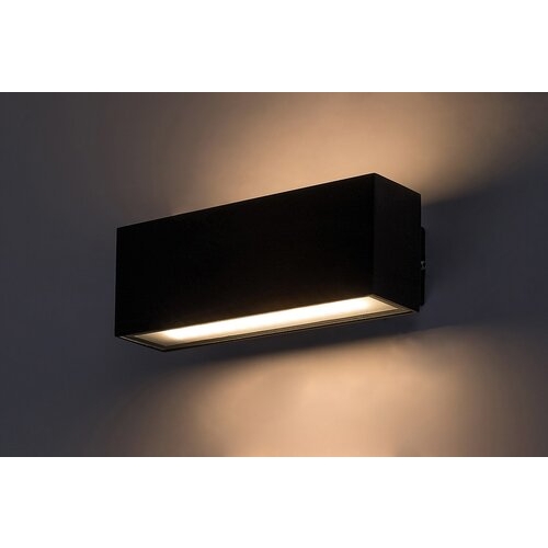 SVITIDLO MATARO 720LM IP54 CERNY