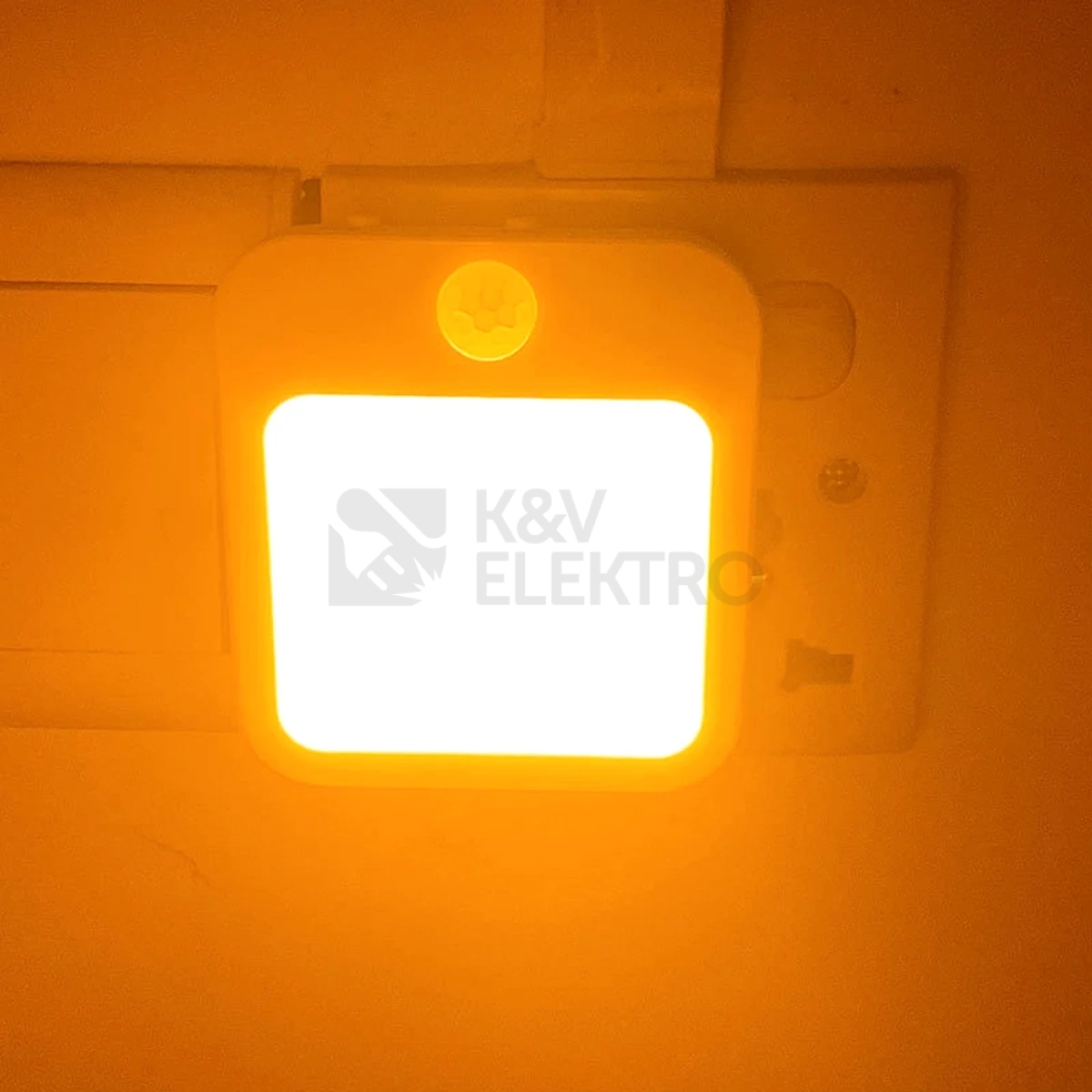 Obrázek produktu LED noční světlo do zásuvky Lumbio MELATIME stmívatelné 2700K bez modré složky s pohybovým senzorem
7